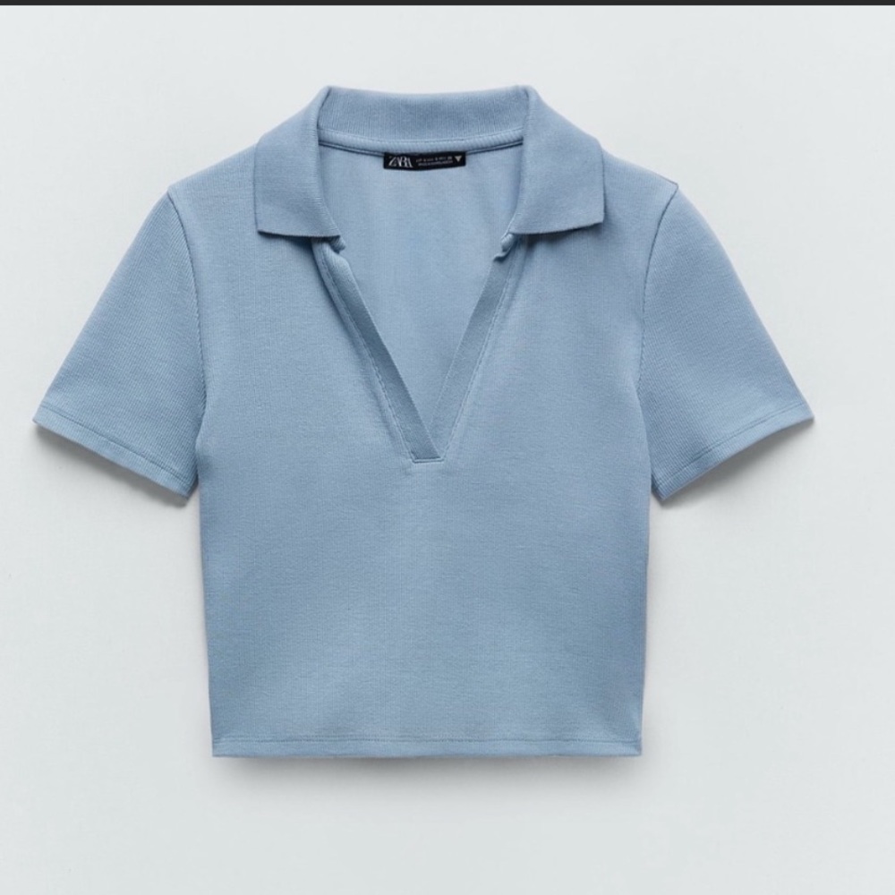Small Zara v neck shirt